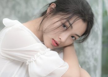 Vẻ đẹp trong sáng, mỏng manh như minh tinh Hồng Kông của nữ sinh ĐH Y khoa Phạm Ngọc Thạch