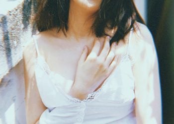 Ngắm Chi Pu – nghệ sĩ vừa quyên góp 1 tỷ đồng cho công tác phòng chống dịch Covid-19