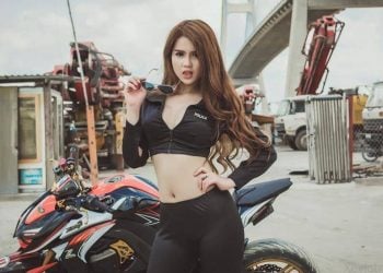 Ngắm người đẹp tạo dáng bên Kawasaki Z1000