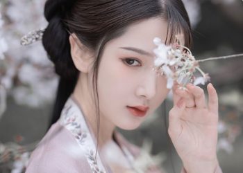 Hotgirl Trung Quốc đẹp tựa thần tiên trong phim kiếm hiệp