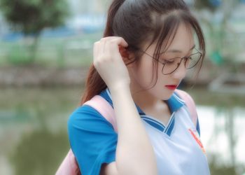 Nhan sắc ngọt ngào trong trẻo của nữ sinh HN gây sốt mạng xã hội