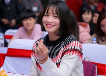 Hoàng Thị Loan ‘Top 10 cầu thủ nữ đẹp nhất châu Á’