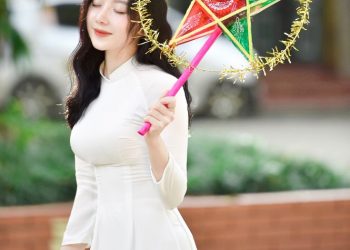 Nữ sinh báo chí đam mê ca hát, trưởng thành từ những khó khăn