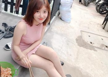 Khoe ảnh ngồi nướng thịt trước cửa nhà, cô gái bỗng lọt mắt xanh của hàng trăm chàng trai, ai ai cũng ráo riết xin info