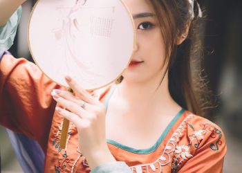 Hồ Phương Linh – Hoa khôi tài sắc Việt Nam đẹp tựa thiên thần trong album ảnh cổ trang