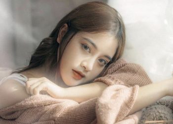 Vẻ đẹp lạnh lùng đầy cuốn hút của nữ sinh được mệnh danh “phù thủy make-up”