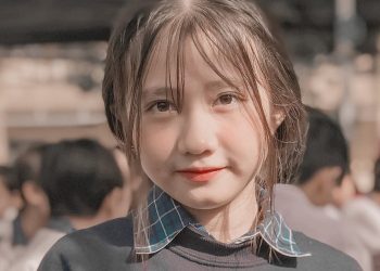 Ngắm dung nhan của nữ sinh 10X trong bức hình tự chụp cùng sticker dễ thương, loạt ảnh đời thường xinh hết nấc