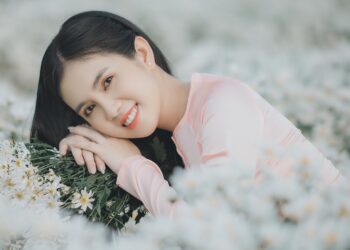 Nàng thơ 9X Sài Thành tươi cười rạng rỡ, sở hữu nét đẹp tinh khôi tựa Ngọc Trinh gây sốt CĐM