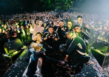 [NEU CONCERT 2024: MỞ KHOÁ HÀNH TRÌNH RỰC RỠ VỚI NGÀY KHAI GIẢNG CÓ “1-0-2” ĐẦY HỨA HẸN TẠI TRƯỜNG ĐẠI HỌC KINH TẾ QUỐC DÂN]